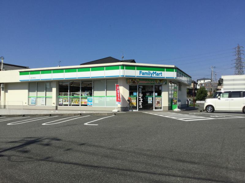 コンビニ　ファミリーマート 宇東川東町店（コンビニ）まで445m