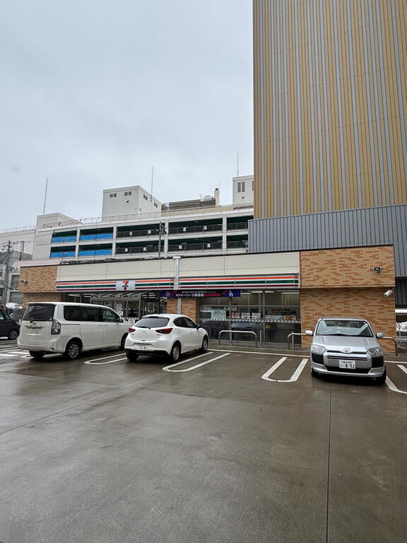 コンビニ　セブンイレブン青森新町2丁目店（コンビニ）まで199m
