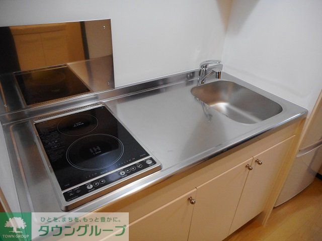 キッチン　手前IH 奥ラジエントヒーター