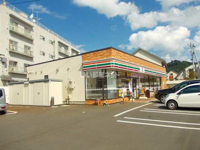 コンビニ　セブンイレブン会津滝沢町店（コンビニ）まで1202m