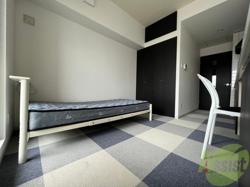 その他部屋・スペース　寝室はこちらです。光が差し込む、温かみのあるお部屋です。