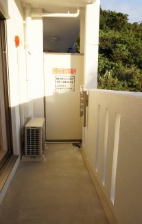 バルコニー　反転タイプの写真となります