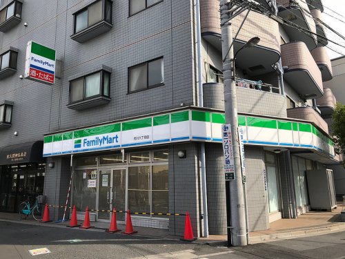 コンビニ　ファミリーマート 荒川六丁目店（コンビニ）まで117m