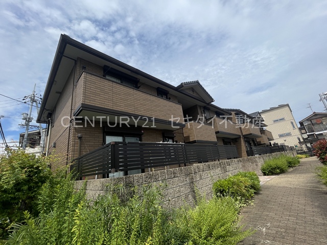 建物外観　庭付き2LDK