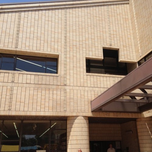 図書館　坂戸市立中央図書館（図書館）まで1205m