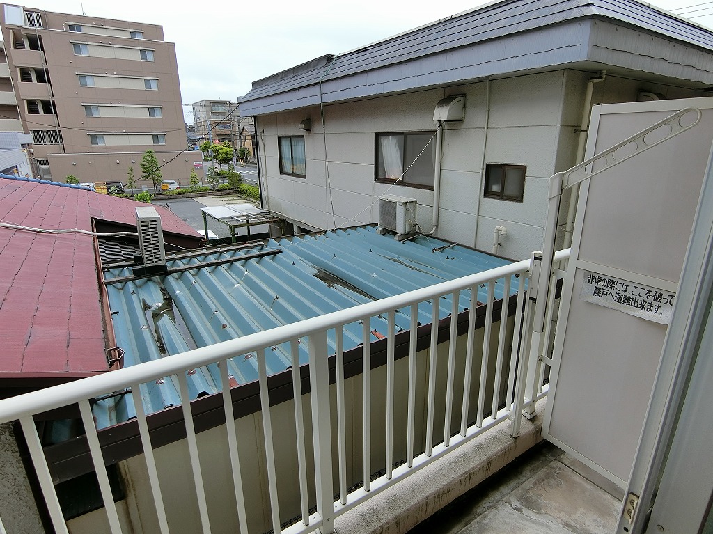 バルコニー　１２２号室は前面棟の影響なし日当り良好です。