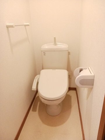 トイレ　清潔感のあるトイレです