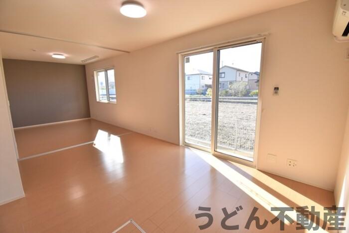 居室・リビング　うどん県のお部屋探しはうどん不動産へ うどんちゃんとLINE