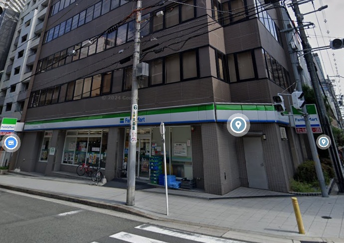 コンビニ　ファミリーマート内久宝寺町三丁目店（コンビニ）まで284m