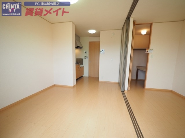 居室・リビング　別部屋参考写真です