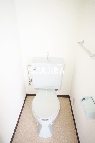 トイレ　落ち着いた色調のトイレです♪