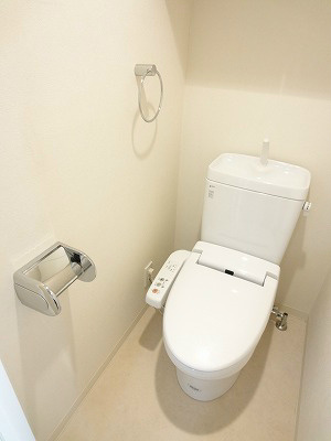 トイレ　シャワートイレ付き！