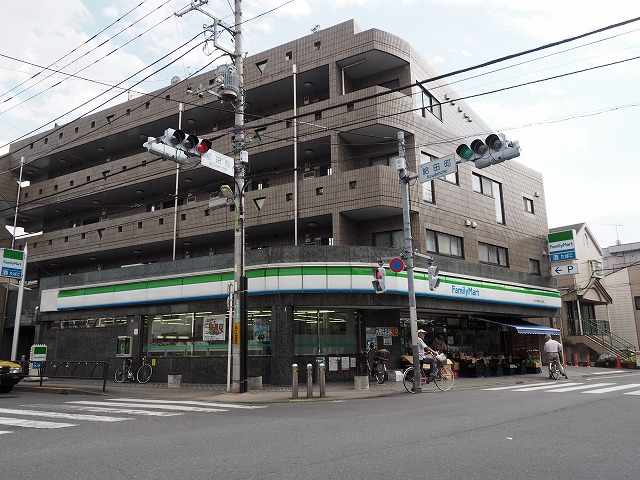 コンビニ　ファミリーマート あぶらや給田三丁目店（コンビニ）まで232m