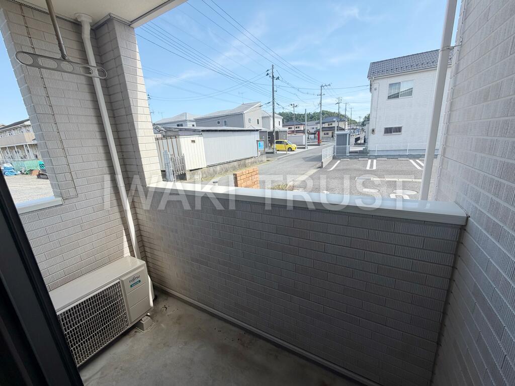 バルコニー　※同建物別部屋の参考写真です