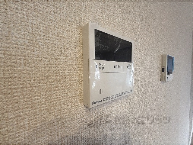 その他設備　給湯器リモコン
