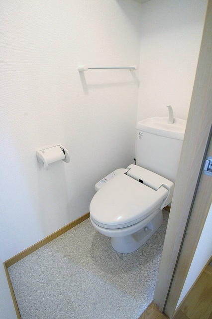 トイレ　ウォシュレット付き