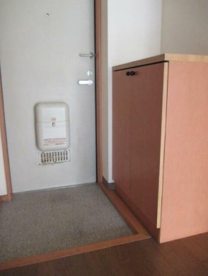 玄関　玄関にはシューズBOXあり☆