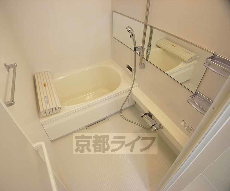 バス・シャワールーム　大きなお風呂です。