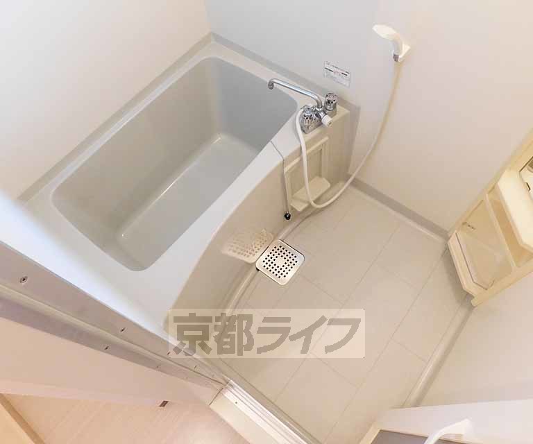 バス・シャワールーム　１坪タイプのお風呂です