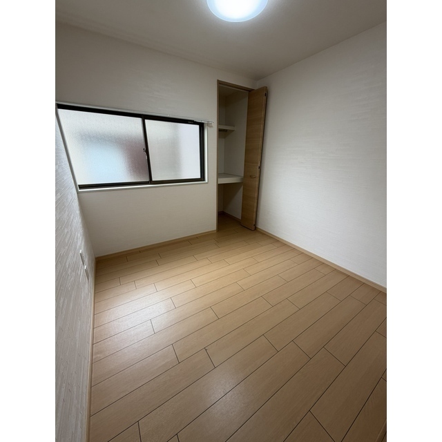 その他　エアコン１台付き