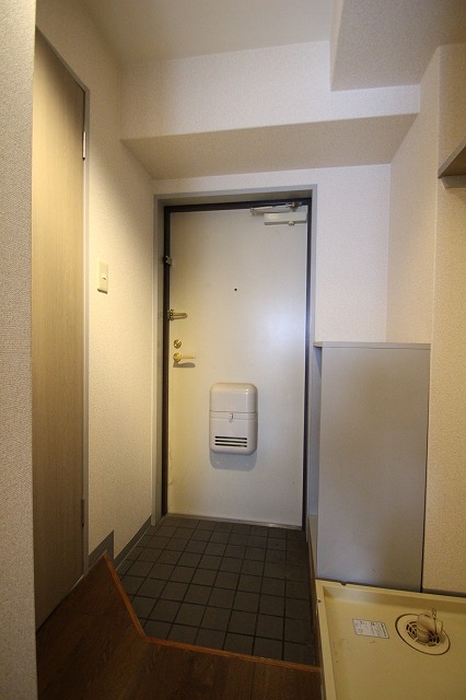 玄関　同物件別号室の写真です。