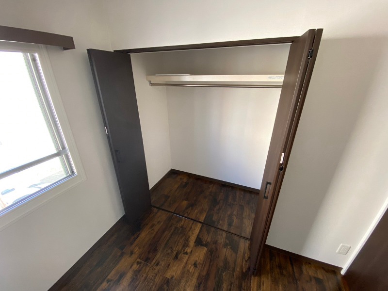 収納　寝室の収納です。部屋がすっきり片付きます。