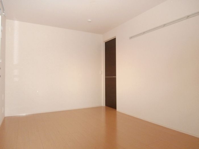 その他部屋・スペース　落ち着いて過ごせるお部屋なので、寝室にいかがでしょうか