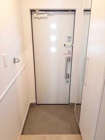 玄関　明るい玄関です