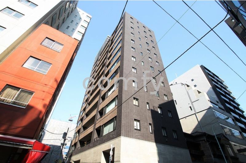 建物外観　タイル貼りの重厚感のある外観