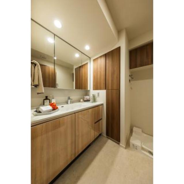 洗面設備　※写真は同タイプ住戸です。