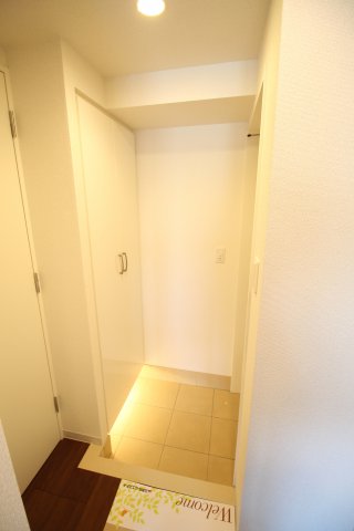 玄関　（別タイプ参考写真）ファインクレスト護国寺　文京区大塚2