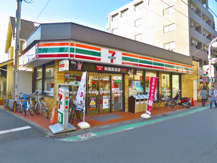 コンビニ　セブンイレブン喜多見駅前店（コンビニ）まで119m