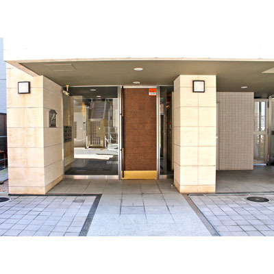 玄関　【見学予約受付中】当店の仲介手数料賃料の半月分以下でご紹介★