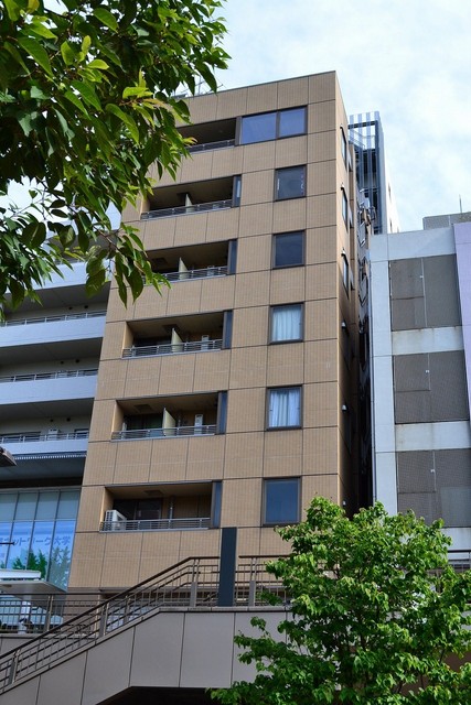 建物外観　駅直結！雨にぬれずにお部屋まで
