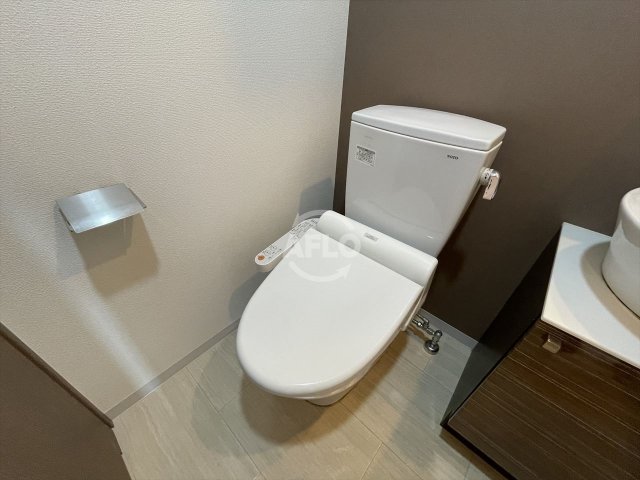 トイレ　エスリード京橋ノースプレイス　温水洗浄便座