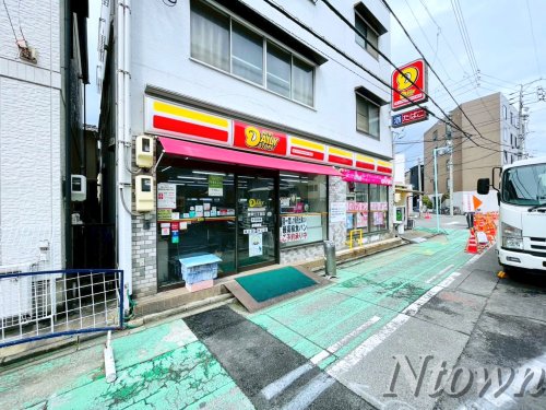 コンビニ　ニューヤマザキデイリーストア 新栄二丁目店（コンビニ）まで329m