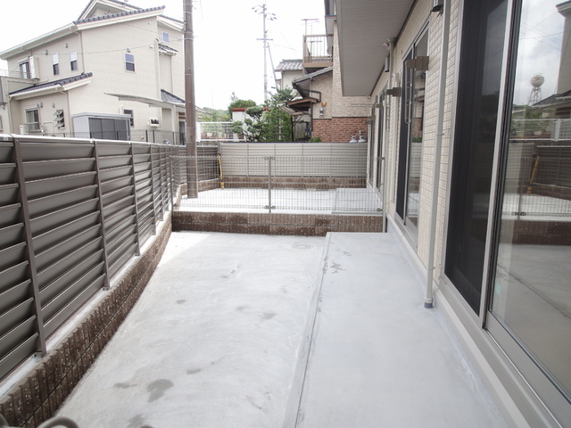 バルコニー　１階は専用庭付き