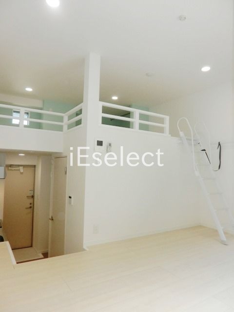 居室・リビング　人気のロフトの付きのお部屋です。