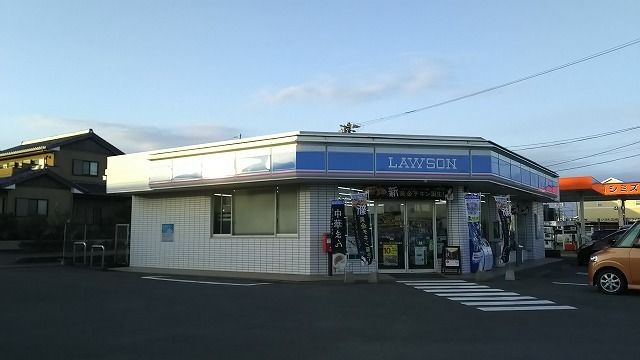 コンビニ　ローソンシーサイド佐土原店（コンビニ）まで800m