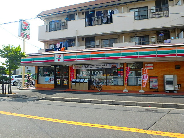 コンビニ　セブンイレブン富浜店（コンビニ）まで40m