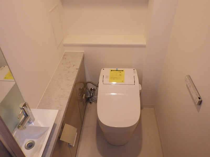 地下鉄烏丸線 鞍馬口駅 徒歩8分 5階建 築5年のトイレ写真