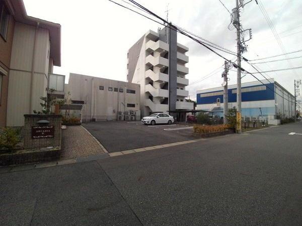 駐車場　駐車場