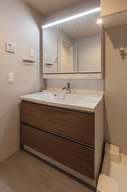 洗面設備　※写真は同タイプ住戸です。