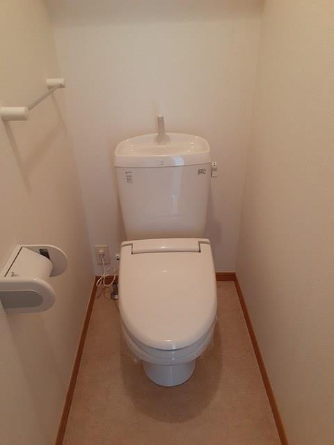 モダン・ハウスAのトイレ写真