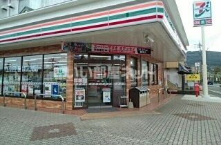 コンビニ　セブンイレブン 佐賀嬉野みゆき通り店（コンビニ）まで811m
