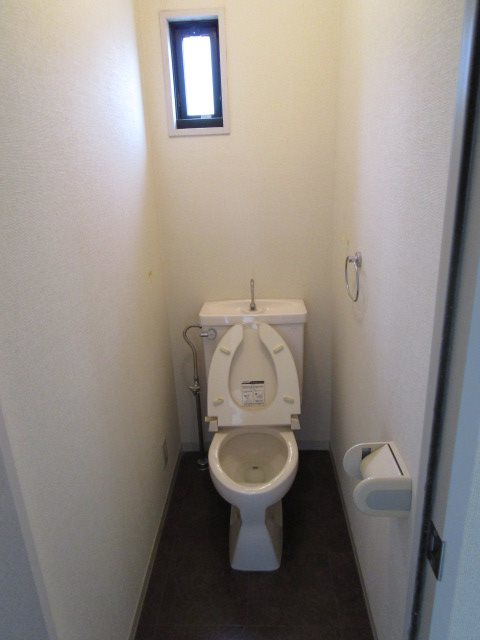 トイレ　※写真は別部屋のものです。（参考）