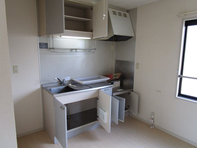キッチン　※写真は別部屋のものです。（参考）
