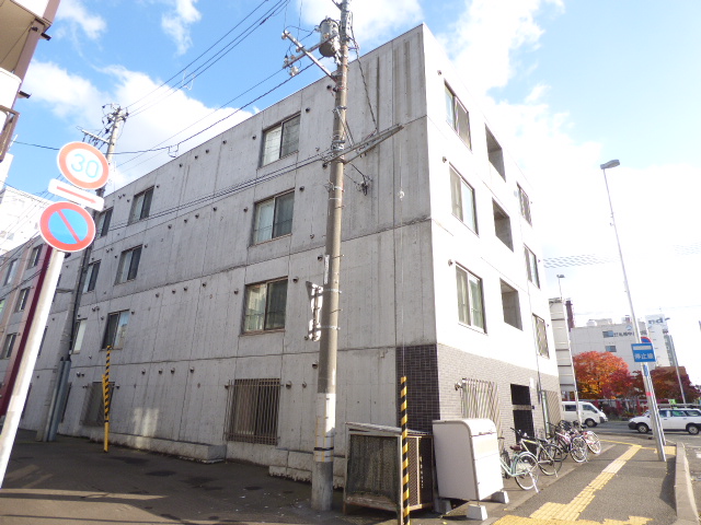 地下鉄東西線 西１１丁目駅 徒歩10分 築14年