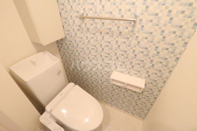 アドバンスのトイレ写真