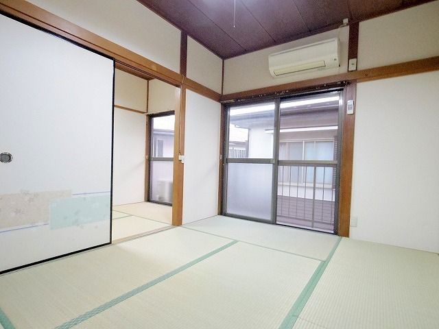 ＪＲ中央線 立川駅 徒歩20分 2階建 築51年の居間写真